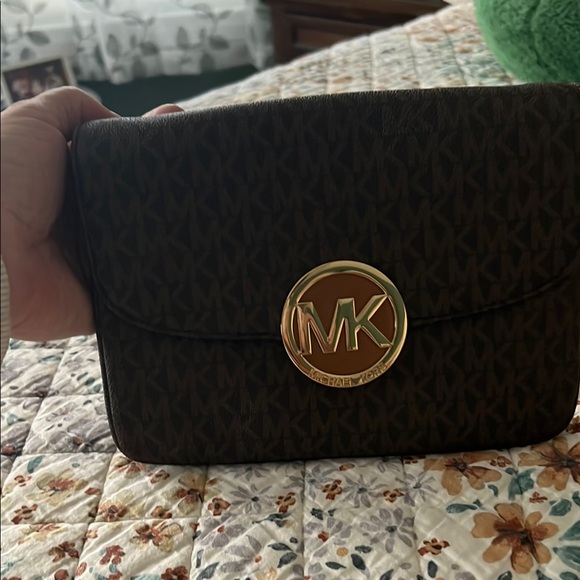 Michael Kors Brown Shoulder Bag and Wallet Set - Picture 5 of 10